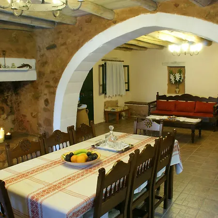 Laina Villa